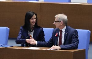 премиерът Николай Денков и вицепремиерът Мария Габриел