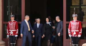 Преговорите приключват. Мария Габриел отива при президента с окончателното решение