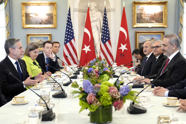 Турция и САЩ подчертаха важността на намирането на начин за прекратяване на конфликта в Газа, съобщи турското външно министерство