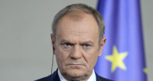 Управляващата коалиция в Полша иска управителят на централната банка да бъде съден за накърняване на националните интереси