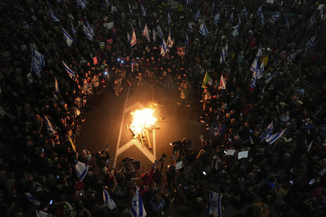 Хиляди демонстрираха в Израел за освобождаване на заложниците на „Хамас“