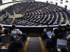 Очаква се евродепутатите да приемат първия закон на ЕС за борба с насилието над жени
                                                                                                Украйна, руската намеса в изборите и Близкият изток: започна последната пленарна сесия на Европейския парламент преди изборите през юни