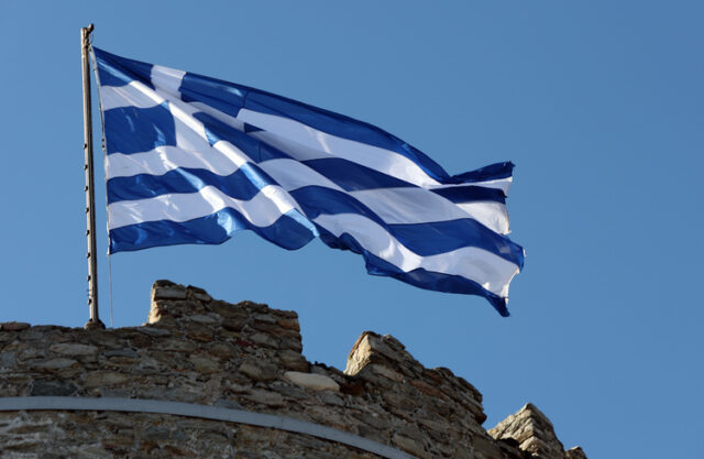 "Стандард енд Пуърс" повиши перспективата на кредитния рейтинг на Гърция от "стабилна" на "положителна"