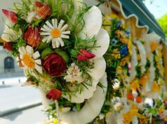 Близо 2 милиона румънци празнуват имен ден днес
                                                                                                Жителите на Букурещ посрещнаха Цветница с процесия на цветята и базар за ръчно изработени предмети