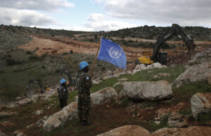 Взривът, ранил трима наблюдатели на ООН, не е бил "удар", заявиха мироопазващите сили в Ливан