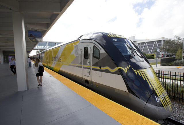 Влак стрела за 12 милиарда долара ще свързва Лас Вегас с района на Лос Анджелис