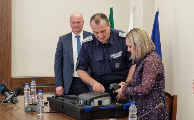 Дарение на мобилна система за проверка на шофьори за употреба на наркотици получи полицията във Враца