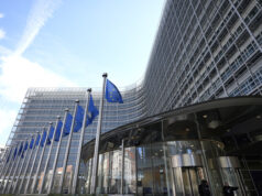 ЕС разкритикува Русия за поставянето на дъщерни дружества на италианска и германска компания под "временно външно управление" на Газпром