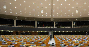 Европейският парламент ще гласува днес пакет, предвиждащ по-строги правила за миграцията и предоставянето на убежище в ЕС