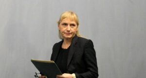 Елена Йончева