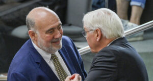 Израелският посланик в Германия предупреди за бъдещи удари по ирански военни съоръжения