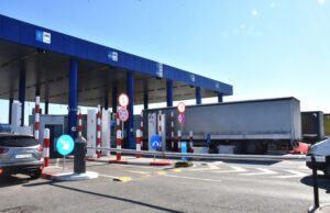 Интензивен е трафикът на някои гранични пунктове с Румъния, Гърция и Сърбия на изход за товарни автомобили