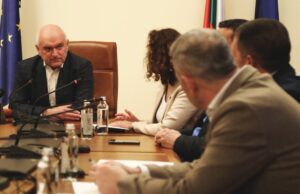 Няма непосредствена заплаха за България във връзка със ситуацията в Близкия Изток, съобщиха от пресслужбата на Министерския съвет