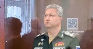 Общо трима души са задържани по разследване за подкуп срещу руски заместник-министър на отбраната