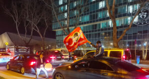 Опозиционната партия печели в петте най-големи градове – Истанбул, Анкара, Измир, Бурса и Анталия
                                                                                                Турски печат: „Това не е първоаприлска шега, Народнорепубликанската партия стана първа“