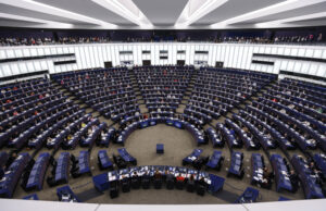 Очаква се евродепутатите да приемат първия закон на ЕС за борба с насилието над жени
                                                                                                Украйна, руската намеса в изборите и Близкият изток са сред темите на последната пленарна сесия на Европейския парламент преди изборите