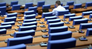 Парламентът гласува проект на решение за гарантиране на финансовата стабилност и фискалната ликвидност на Република България