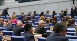 Парламентът прие на второ четене промените в Закона за държавния бюджет, с които се увеличават финансираните проекти за общините