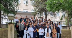 Стачкуващите медици-специализанти в Скопие обявиха протест в понеделник пред Министерството на здравеопазването