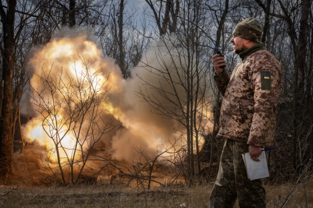 Трима души са убити при обстрел срещу контролирани от Русия части на Украйна, според руски източници