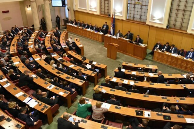 ХИНА: В новоизбрания хърватски парламент сред депутатите ще има 114 мъже и 37 жени