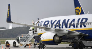 "Райънеър" отчете рекордна печалба и обяви, че самолетните билети може да не бъдат повишени през лятото