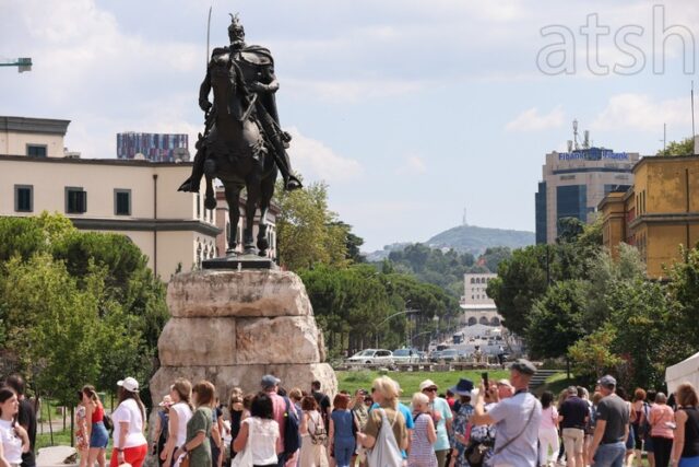 АТА: Албания отчита ръст от 38% на чуждестранните туристи през първите четири месеца на 2024 г.