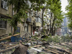 Двама убити и поразена инфраструктура при руска атака в украинския град Днепър