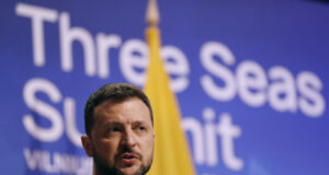 Зеленски: Спирането на руската офанзива край Харков е "задача номер едно" за украинската армия