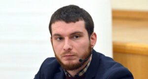 Адриан Николов
