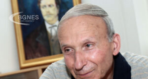 Иван Николов