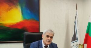 Изпълнителният директор на "Оптикс" АД Иван Чолаков за БТА:
                                                                                                Над 9 държавни граници в света се охраняват от български цялостни решения за наблюдение и контрол