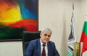 Изпълнителният директор на "Оптикс" АД Иван Чолаков за БТА:
                                                                                                Над 9 държавни граници в света се охраняват от български цялостни решения за наблюдение и контрол