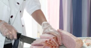 Консумира се все по-малко месо 
                                                                                                Производството на заместители на месото на растителна основа в Германия продължава да нараства