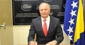 Министърът на отбраната на Босна и Херцеговина е поискал в страната за бъде създадена база на НАТО