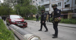 Най-малко пет руски дрона нанесоха удари по град Харков, съобщи управителят на Харковска област