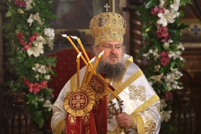 Наместник-председателят на БПЦ - Врачанският митрополит Григорий, отслужи богослужението за Второ Възкресение Христово в храма "Св. Неделя"