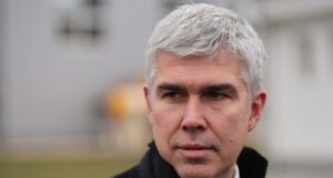 Няма да има съществено поскъпване на електрическата енергия за битовите потребители, заяви служебният министър Владимир Малинов
