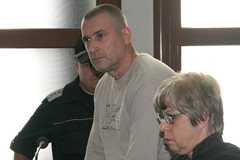Венцеслав Караджов с адвокатката си Зоя Тошкова Снимка: 24plovdiv.bg