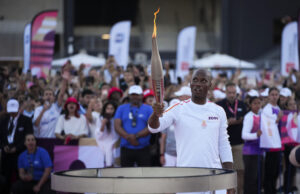 Олимпийският огън продължава турнето си из Франция, колоездачът Ришар Виренк ще го носи в Тулон