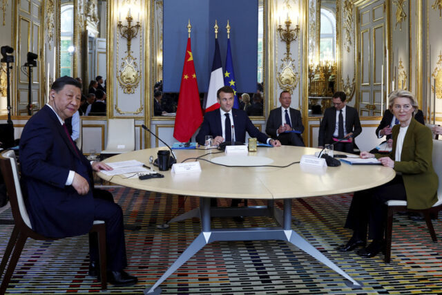 Първият ден от държавното посещение на китайския президент във Франция премина под знака на търговските спорове