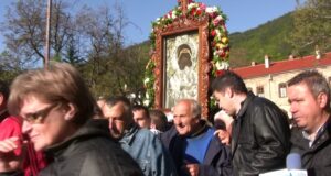 Чудотворната икона на Света Богородица