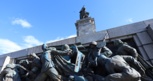 паметникът на съветската армия