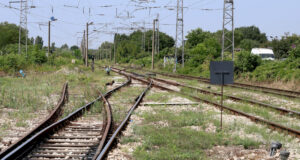 Влакът от Видин за София се движи с над три часа закъснение поради авариен ремонт на железния път