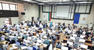 Грешките в протоколите са многобройни и това удължава времето за приемането им, каза председателят на РИК – Благоевград
