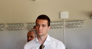 Жордан Бардела: 28-годишният „капитан“ на френската крайнодясна партия