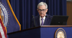Инфлацията остава твърде висока и УФР все още няма увереност, че тя се движи устойчиво към целта от 2 на сто, заяви Джером Пауъл