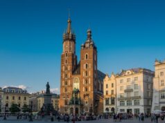 Краков е завладян от пияни чуждестранни туристи
