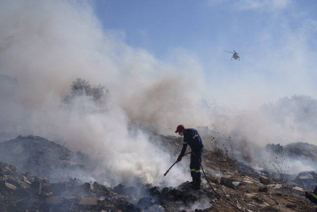 Мъж, участвал в гасене на пожар в Западен Пелопонес в Гърция, е починал вероятно от поглъщане на дим