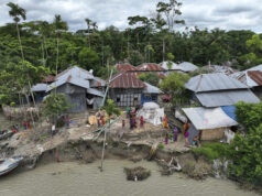 Наводнения засегнаха над два милиона души в Бангладеш